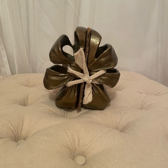 Threshold Gold Ribbon Bookends - Picture 6 of 6